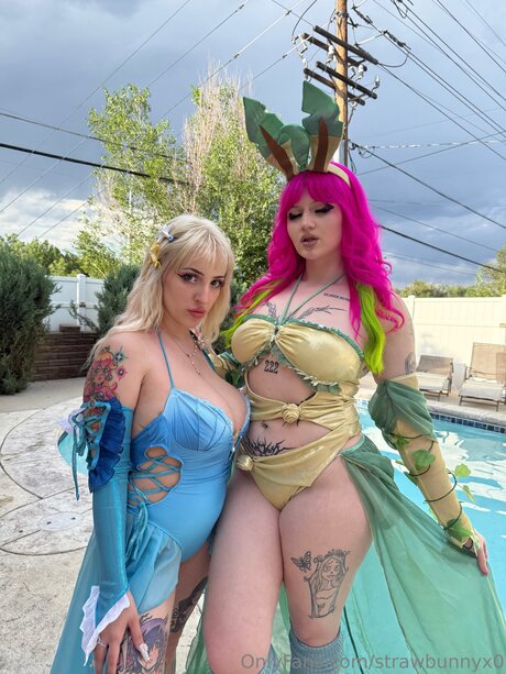 Strawbunnyx0 top nacktheit bilder