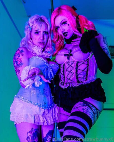 Strawbunnyx0 kostenlose nette foto