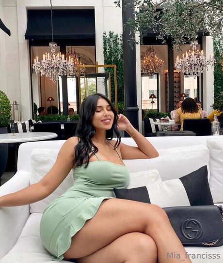Miafrancis exklusive pornographische foto