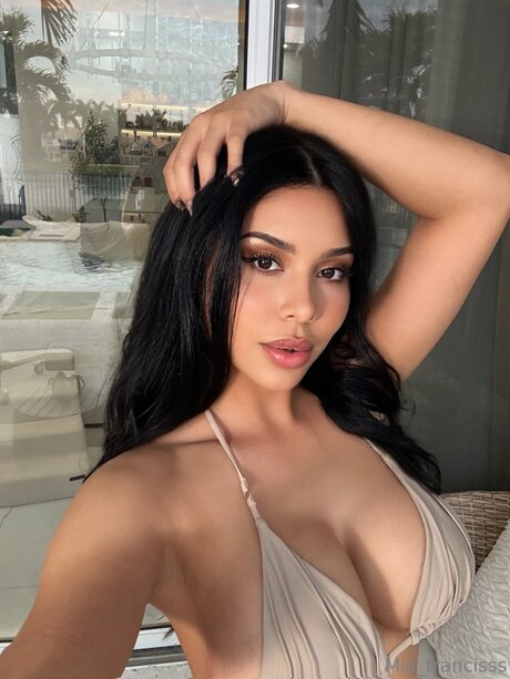 Miafrancis nacktheit pornografische galerie