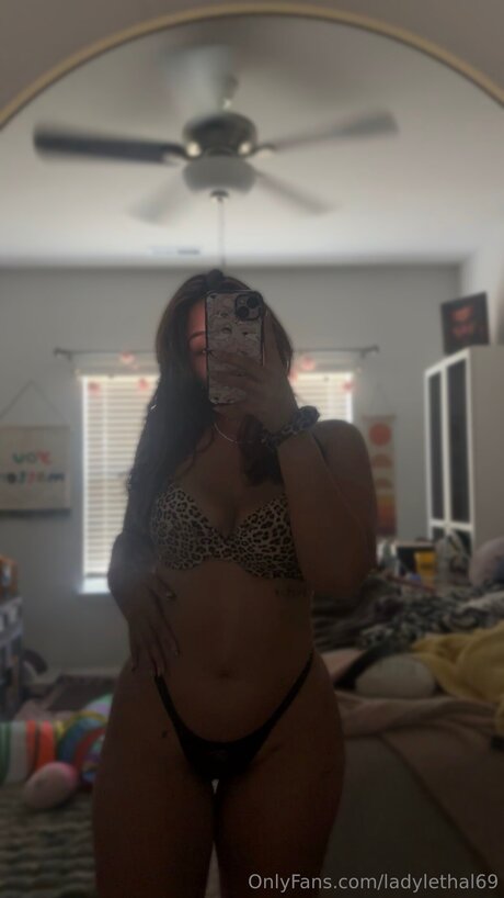 Ladylethal69 model nackt foto