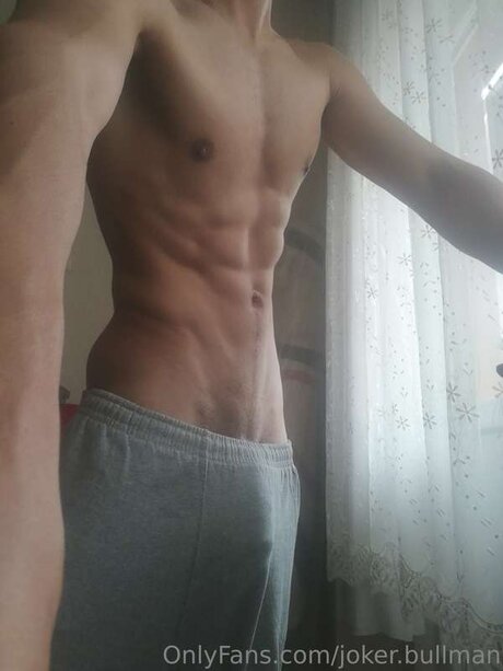 Chuckymann nackt hübsche foto