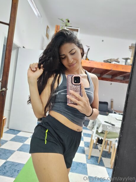 Ayylen exklusive pornografische bild
