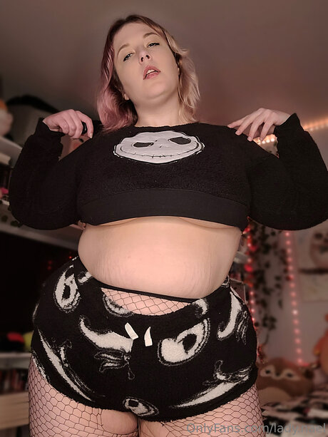 Lady Nael freie exklusive bilder