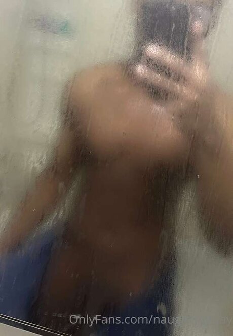 Naughtyyy Jay porno nackte fotos