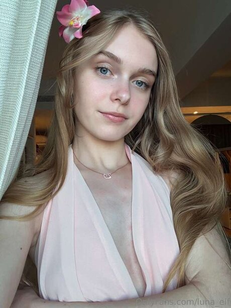 Arya Lune model perfekte galerien