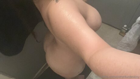 Come4urdestiny model akt bild