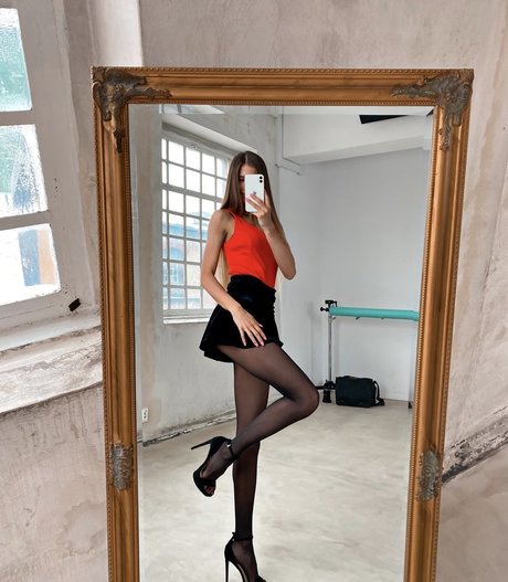 linadiaa nacktheit archiv