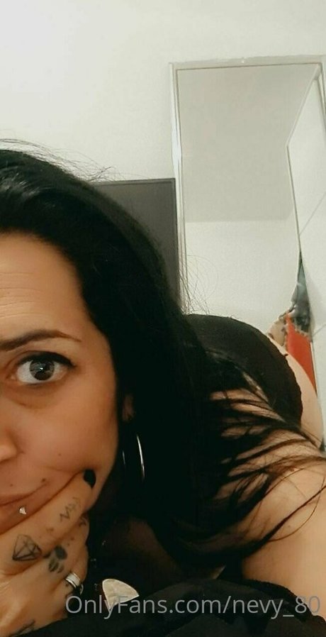 nevy 80 hd nackte bilder