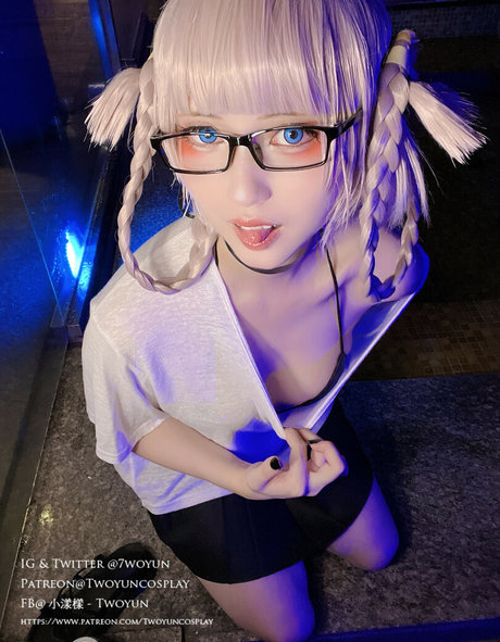 Twoyun erwachsene pornographische bild