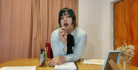 tiranicarex model akt foto