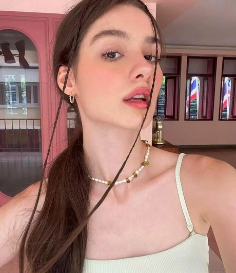 Lika Solt exklusive schöne bilder