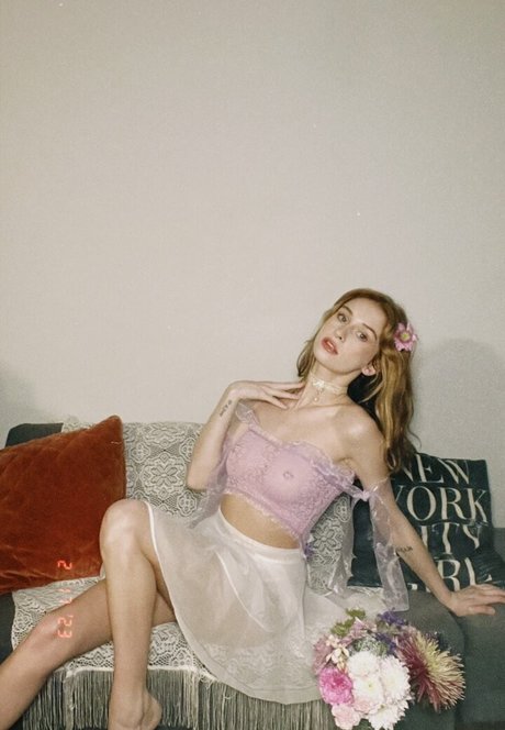 lilr3ds schauspielerin nackten fotos