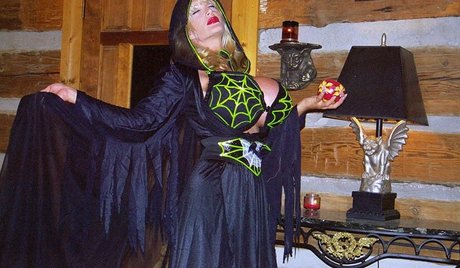 Sable Holiday schöne nackte archiv