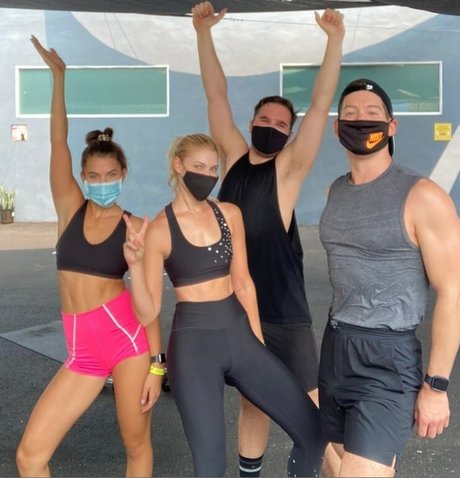 Chloe East beste exklusive bild