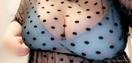 kia lou perfekte nackten bilder