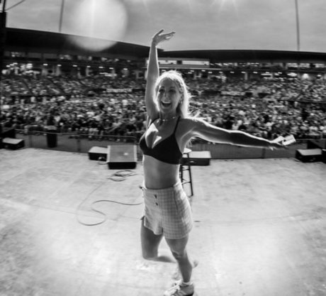 Nikki Glaser top beste galerien