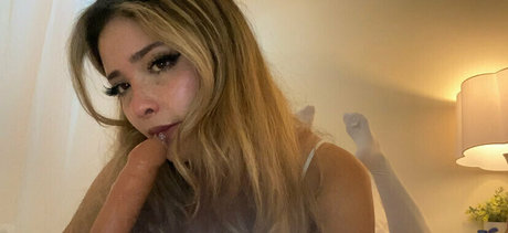 DaisyMae model porno foto