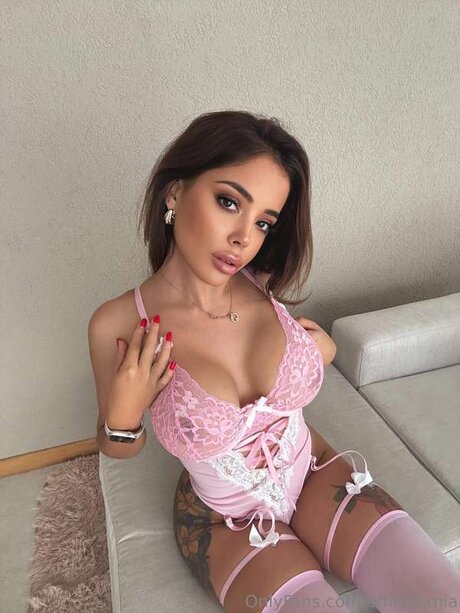 Official Mia beste hd bilder