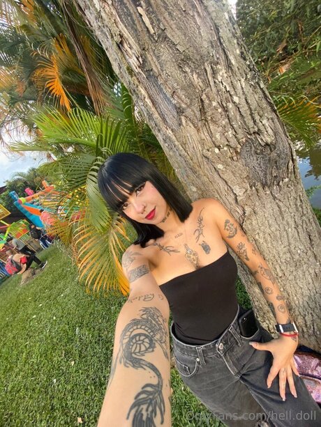 Hell Doll heiße kostenlose archiv