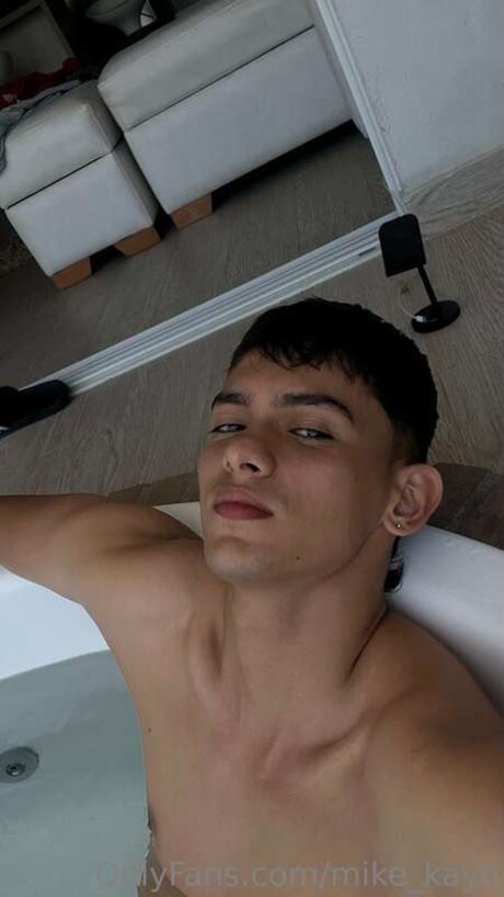 Mike Kayn perfekte nackte bilder