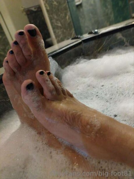 Big Foot81 porno akt bild