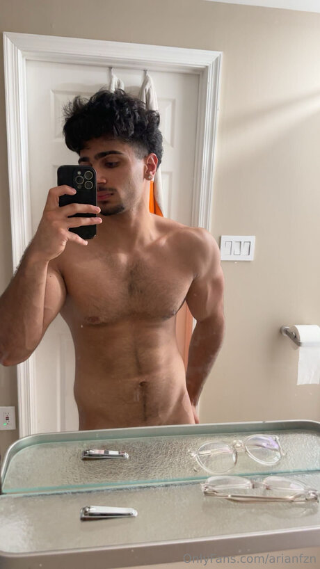 Arianfzn schauspielerin erotische bilder