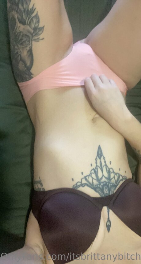 modell onlyfans hübsche nacktheit bild