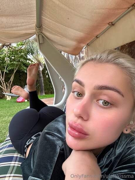 Ulalakissma model schöne fotos
