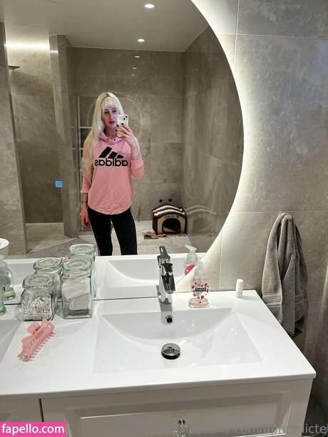 Aphrodicte sexy heiße fotos