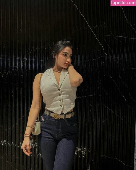 Sassy Poonam pornostar hd bild