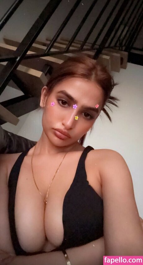 Sassy Poonam hd kostenlose archiv