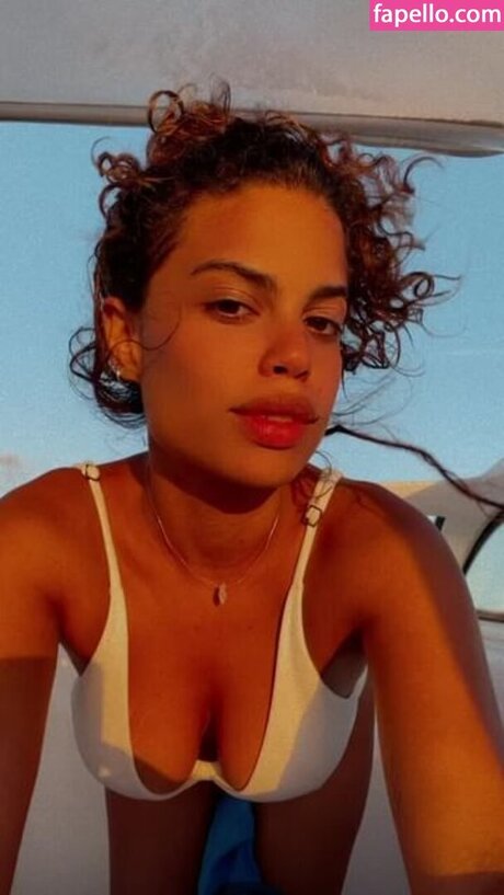 Clara Buarque model schöne bilder