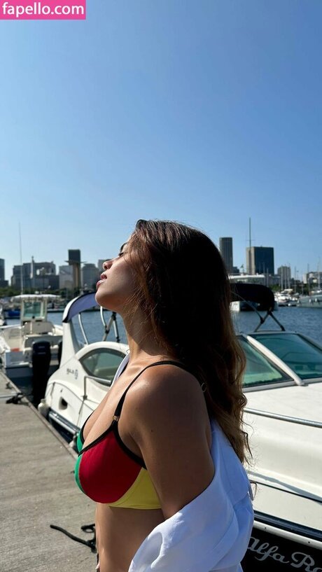 Clara Buarque hd top bilder