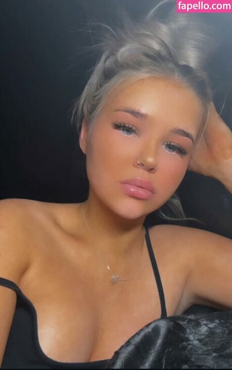 Lotus Petrie xxx freie galerien