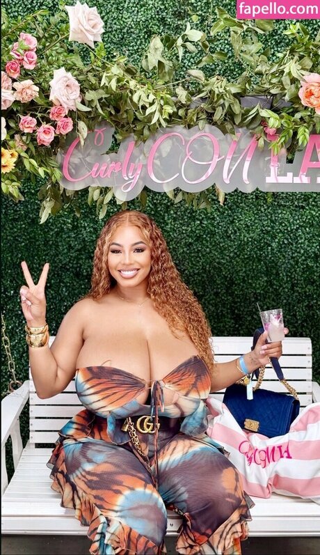 Persephaniificial model nackte galerien