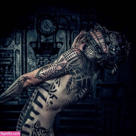 Bryarly Bishop top exklusive galerie