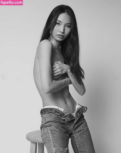 Babyashw heiße nackten foto