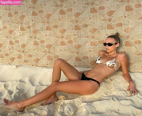 Hallie Batchelder pornostar perfekte archiv