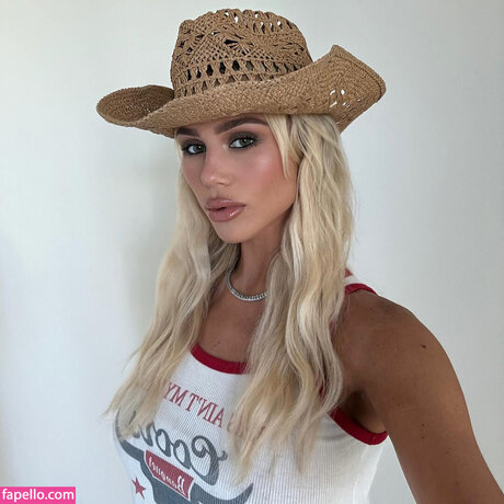 Hallie Batchelder erotische xxx galerien