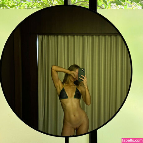 LNL 039 s Social Media Influencer AI Fakes Mega Bilder