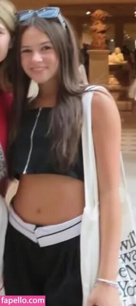 Cailey Fleming kunst erwachsene archiv