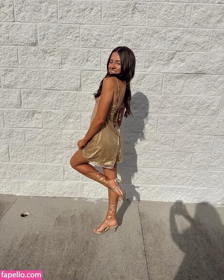 Cailey Fleming sexy nackt foto