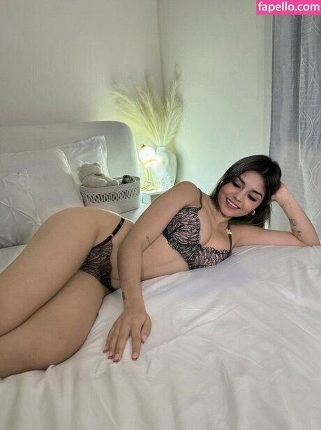 soyloruga schauspielerin perfekte foto