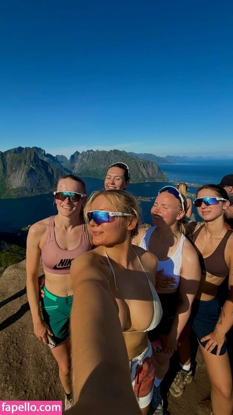 heleneelises exklusive hübsche bild