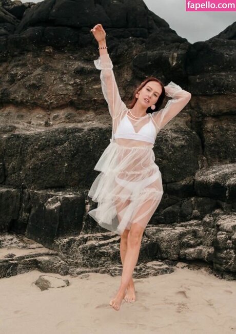 oliviarcox model akt bilder