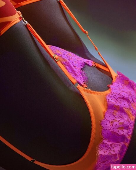 Naomi Nash beste exklusive bild