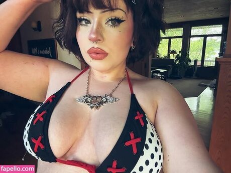 dollsdamaged model akt galerie