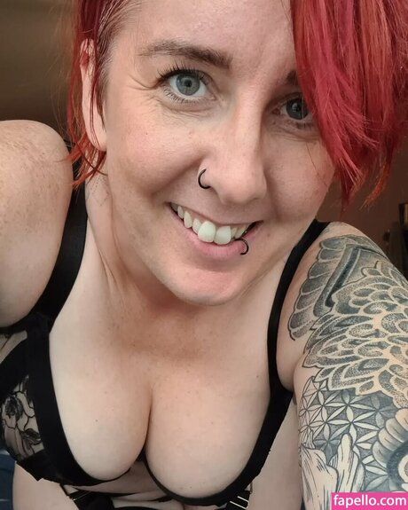 knee deep in life nacktheit galerie