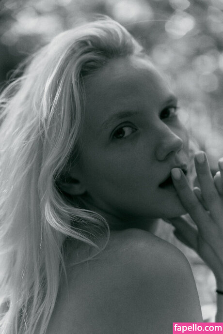 Karina Vasilishin hübsche pornographische foto